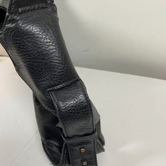 Matt & Nat Women's Black Vegan Leather Shoulder Bag Hobo Bag Satchel Medium - Picture 5 of 12